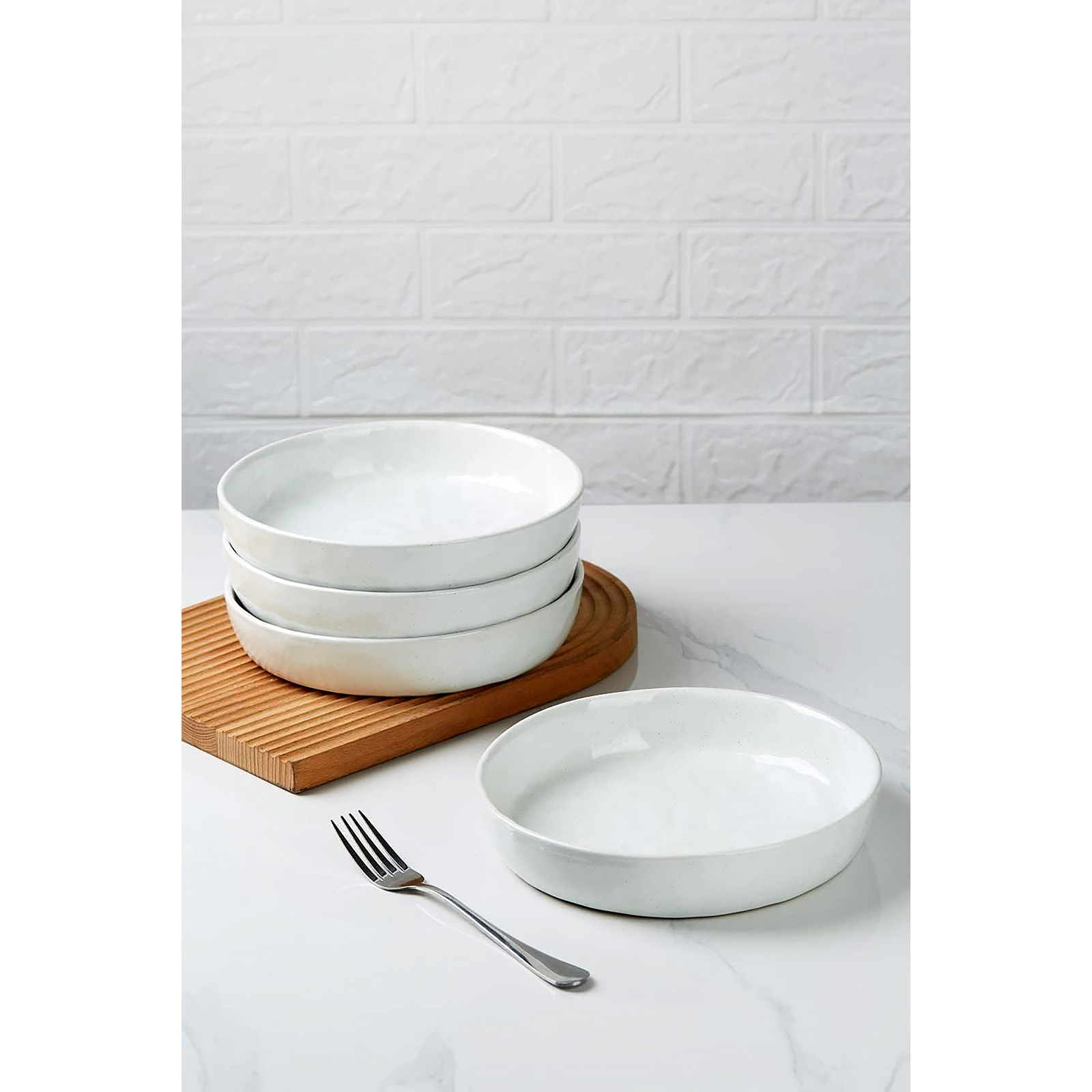 famiware Mars 4 Pieces Pasta Bowls Set, 8.5 inch Salad Bowls, Large Capacity, Bowl Sets with Brown Speckled, Microwave & Dishwasher Safe, White