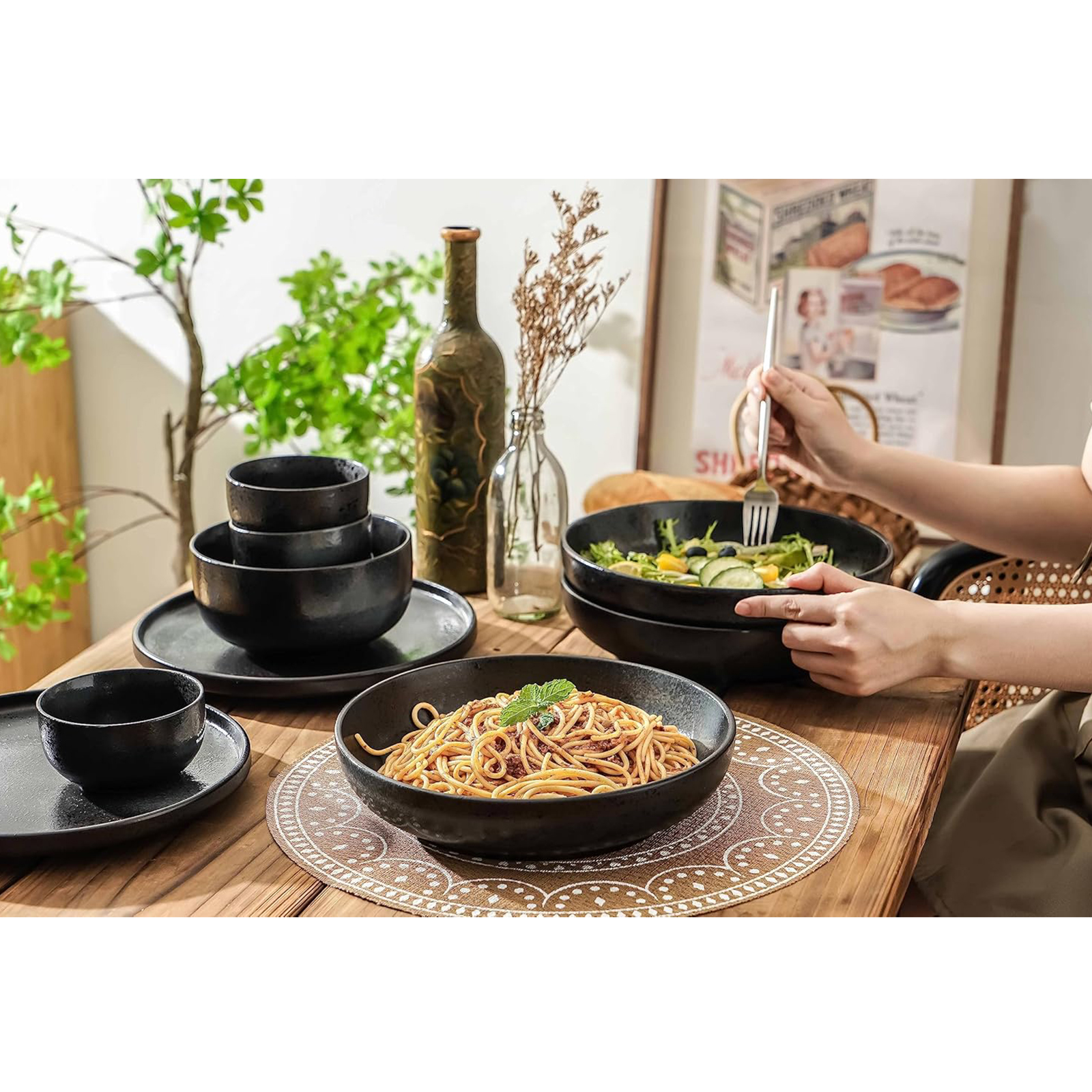 S&Q'S CERAMICS Large Pasta Bowls, 65 ounce Large Salad Bowls Set of 4, 10'' Ceramic Wide Shallow Bowl Plates, Large Serving Bowls for Fruit, Party Entertaining, Microwave Safe(Black and Grey)