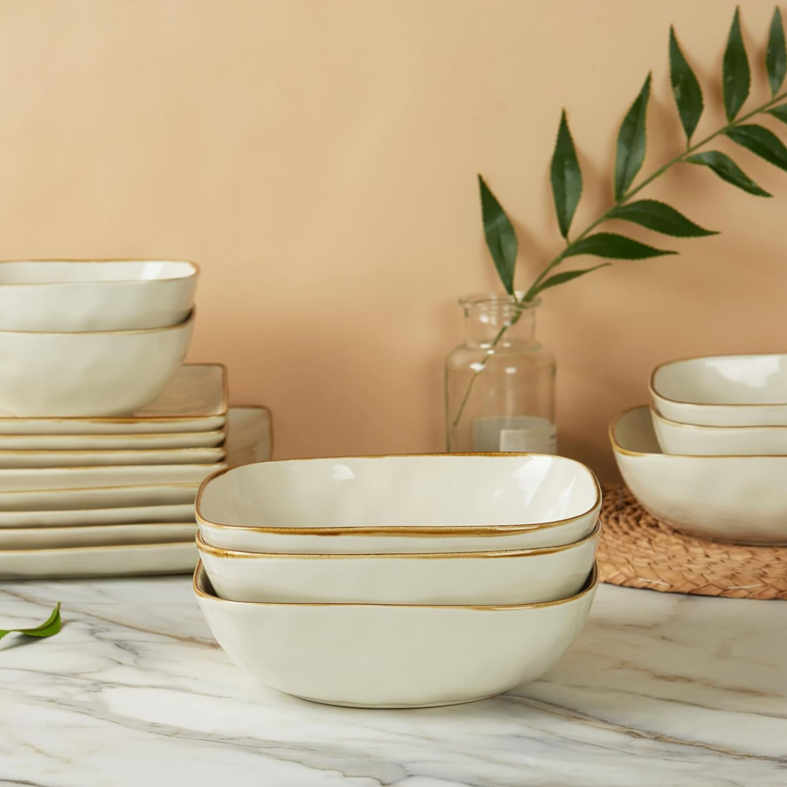 famiware Large Pasta Bowls Set of 4, Ocean Square 8" Bowls, Pasta Serving Bowl Large Dinner Bowls, Kitchen Bowl Set, Microwave and Dishwasher Safe, Scratch Resistant, Vanilla White